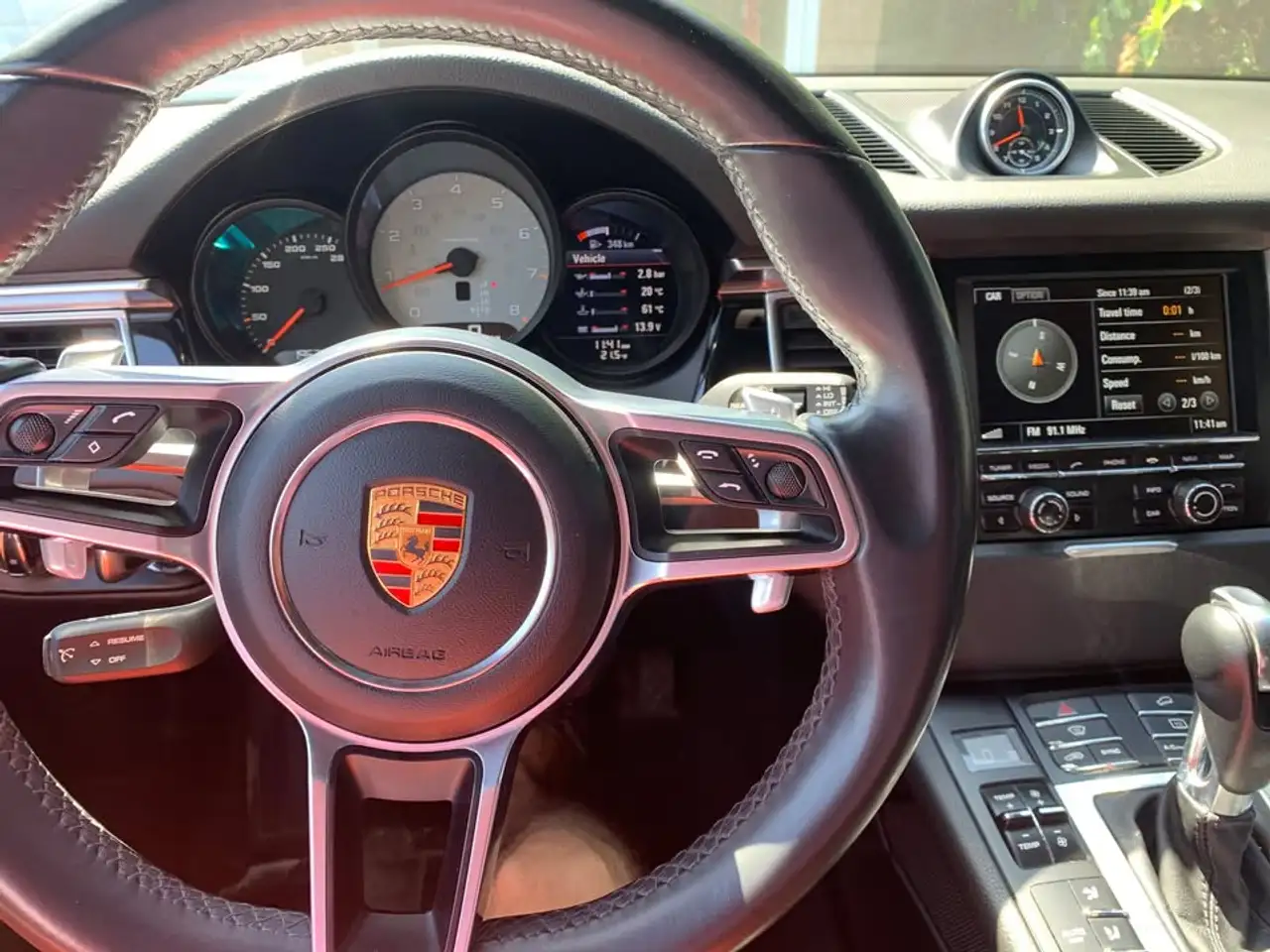 Porsche Macan снимка Porsche Macan