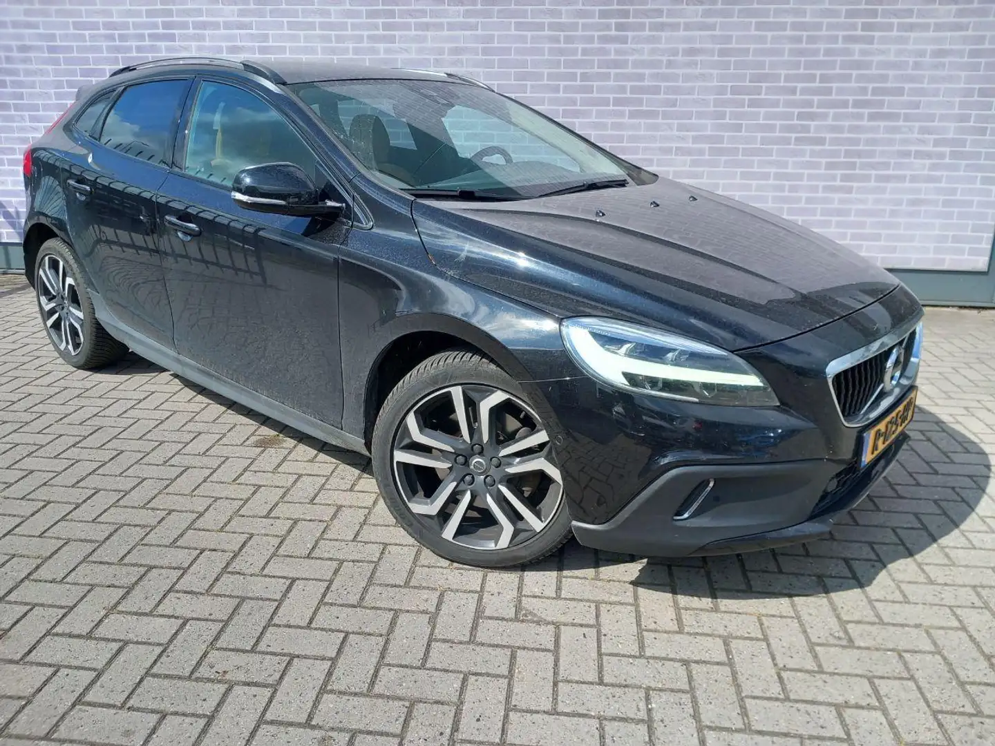 Volvo V40 Cross Country 1.5 T3 Summum | Harman Kardon | Stoelverw. | Navig Noir - 2