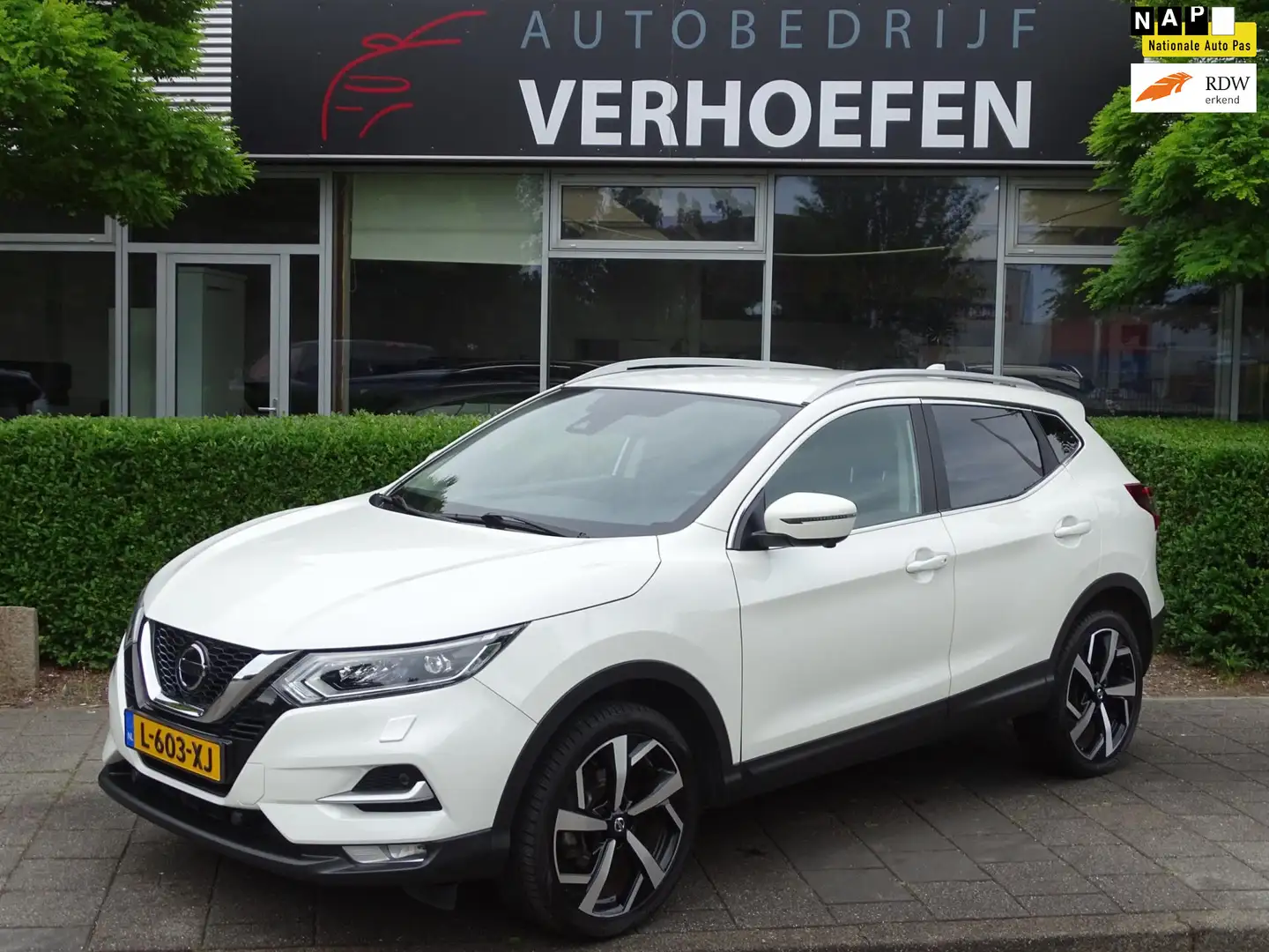 Nissan Qashqai 1.3 DIG-T Premium Edition - AUTOMAAT - 360 CAMERA White - 1
