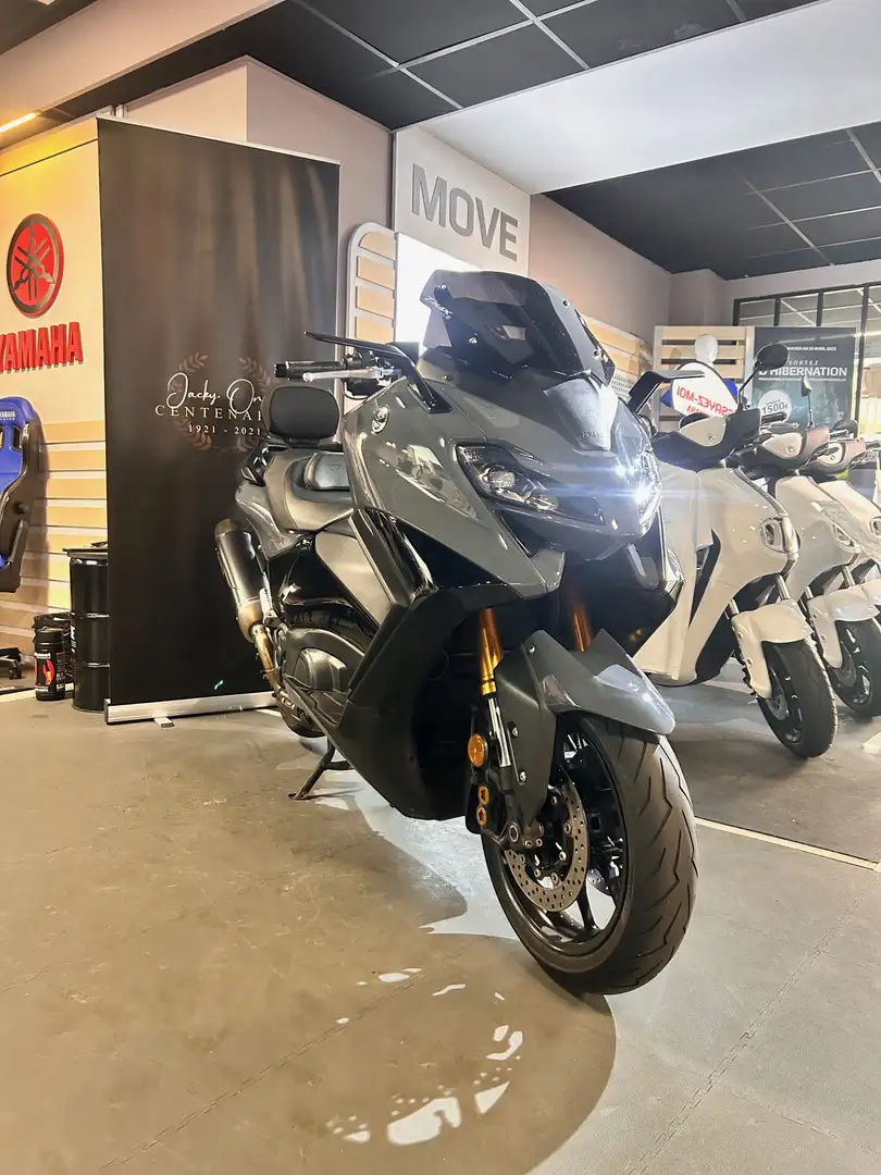 Yamaha TMAX 560 Gris - 1
