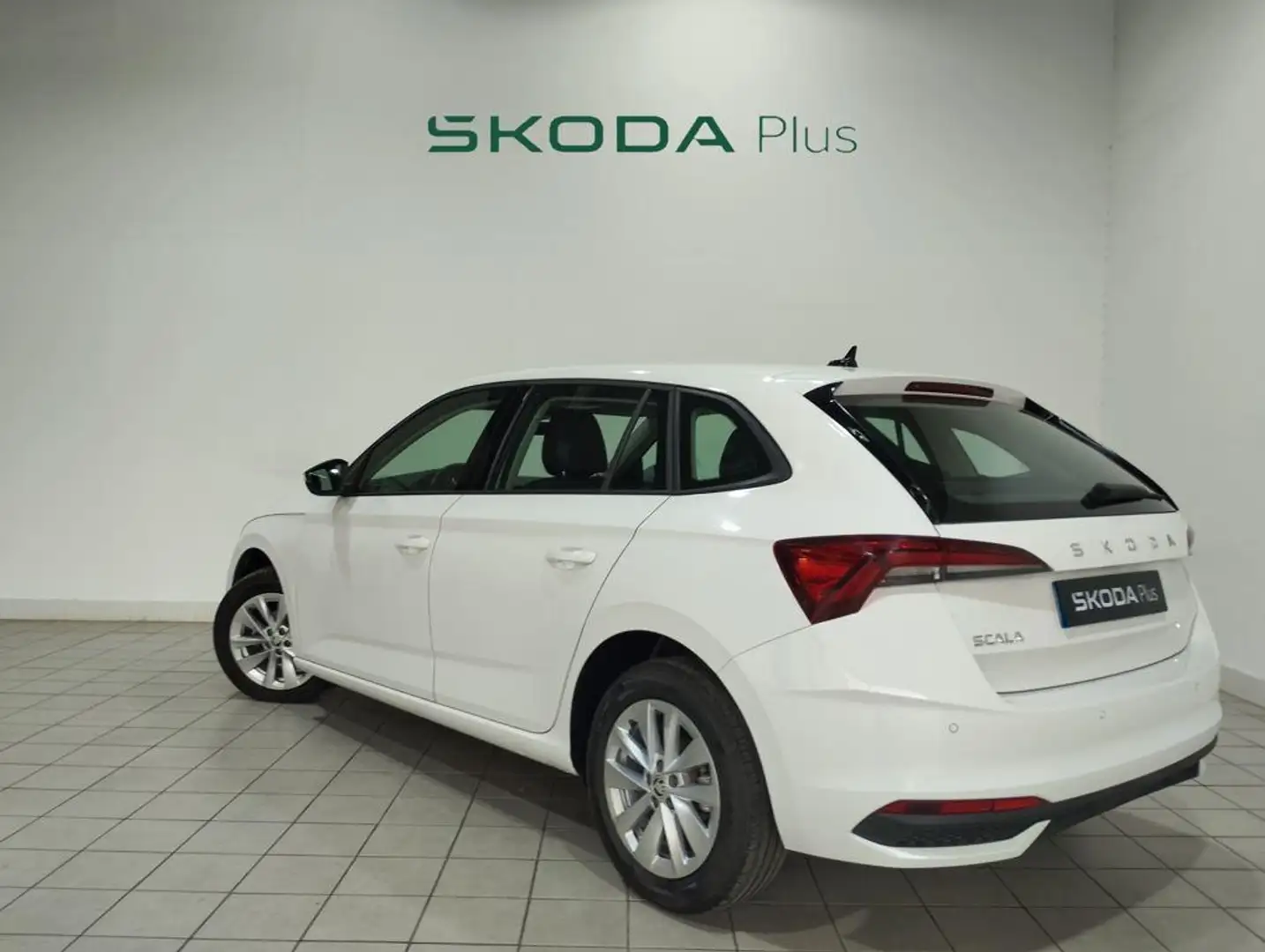 Skoda Scala 1.0 TSI Essence 70kW Blanco - 2