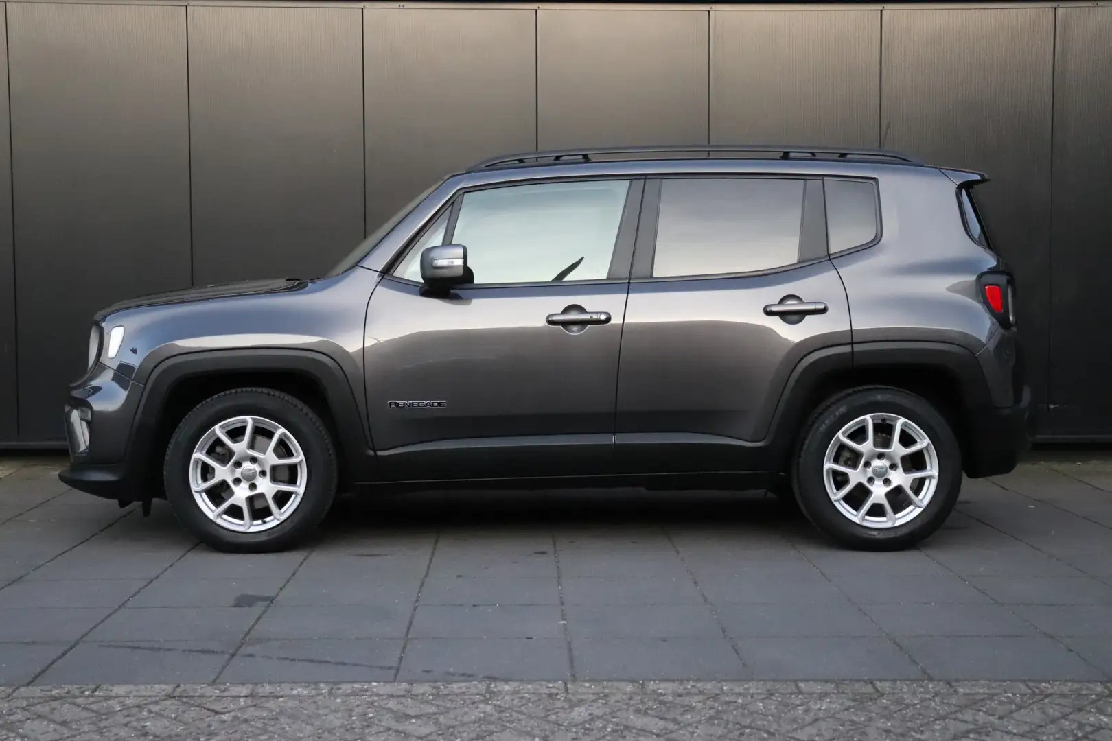 Jeep Renegade 1.3T Freedom 150 PK | PANO | NAVIGATIE | PDC | CRU Grijs - 2
