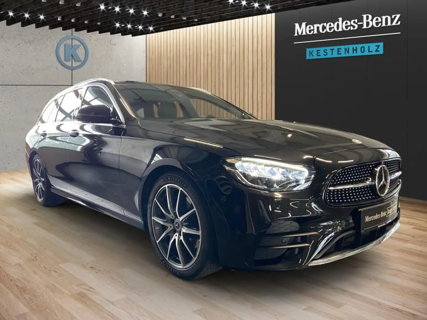 Mercedes-Benz E 220 d T-Modell *AMG*AHK*MEMO*PANO*MBUX*SHZ* Schwarz - 2