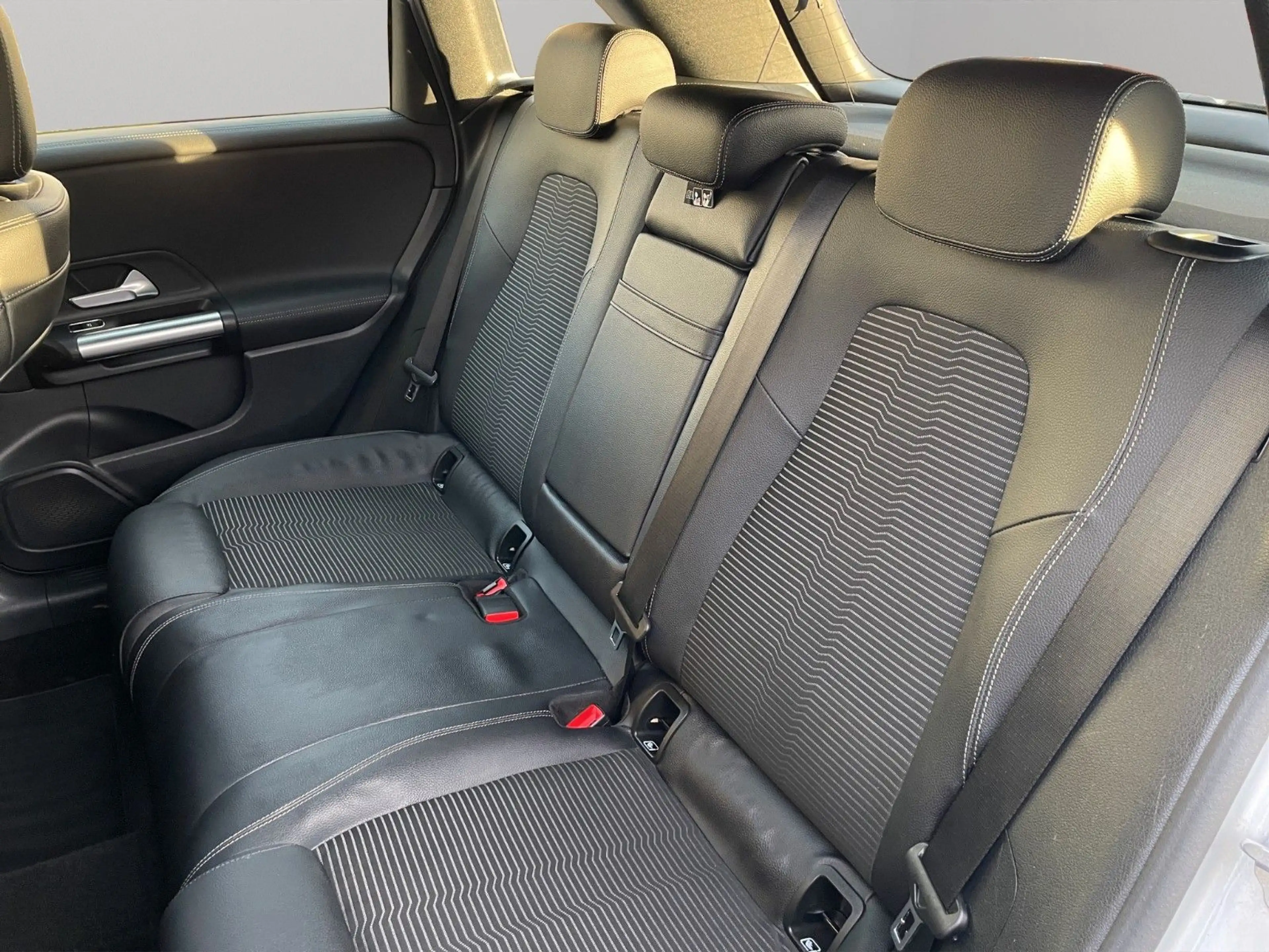 Mercedes-Benz B 220 Progressive 4Matic KAM SHZ PDC PANO — photo 8