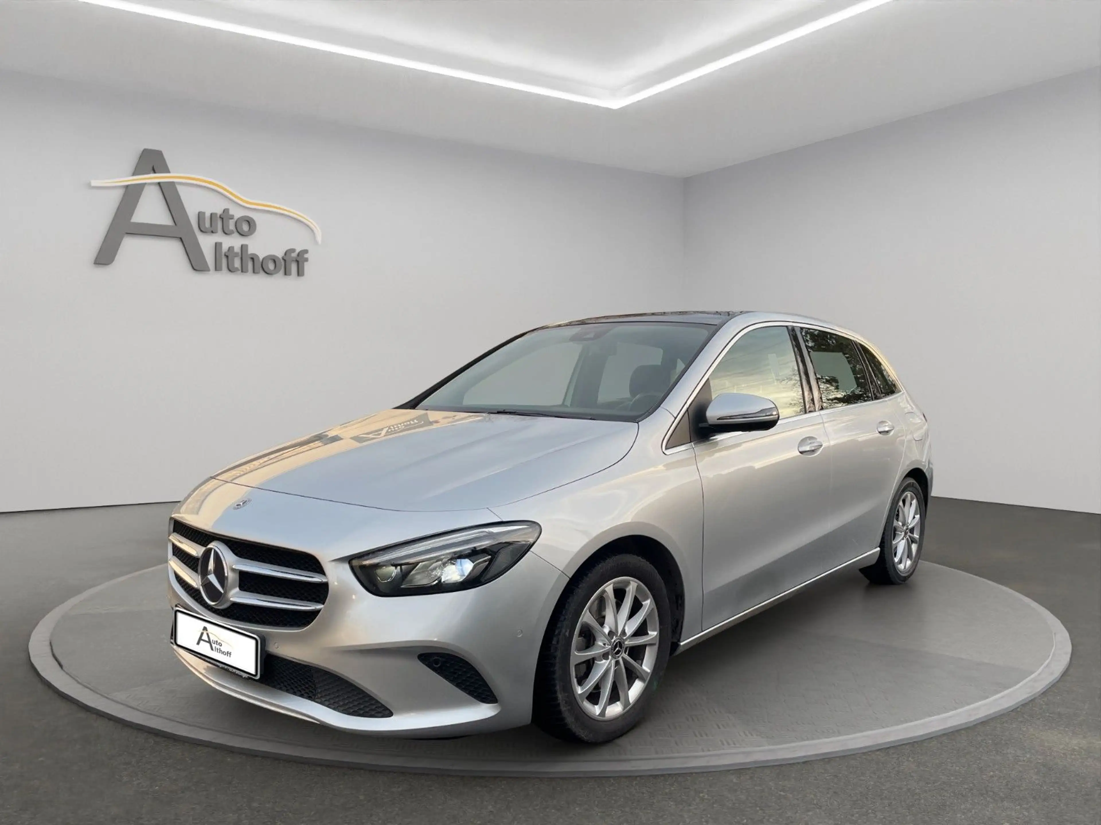 Mercedes-Benz B 220 Progressive 4Matic KAM SHZ PDC PANO — photo 3