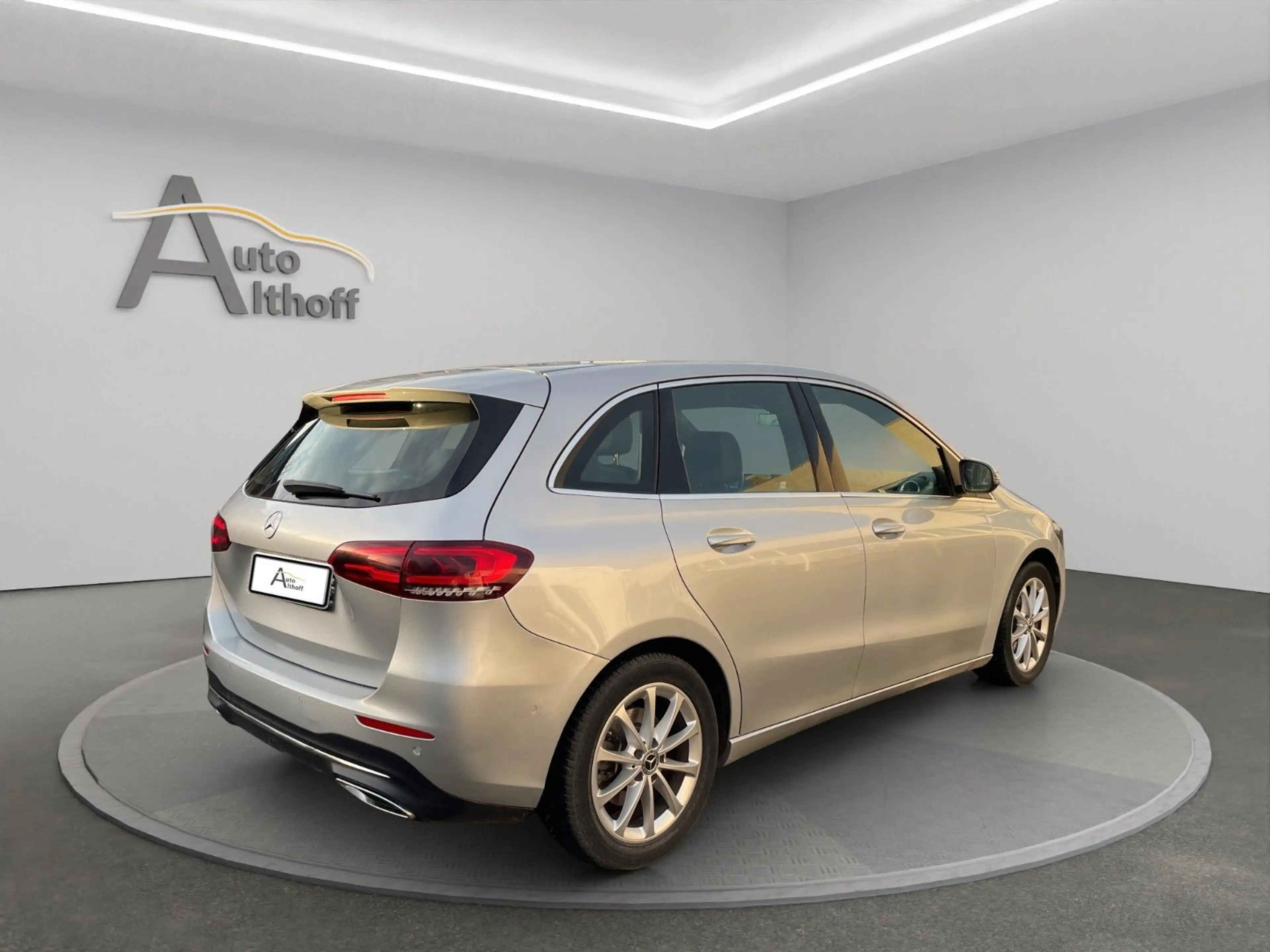 Mercedes-Benz B 220 Progressive 4Matic KAM SHZ PDC PANO — photo 6