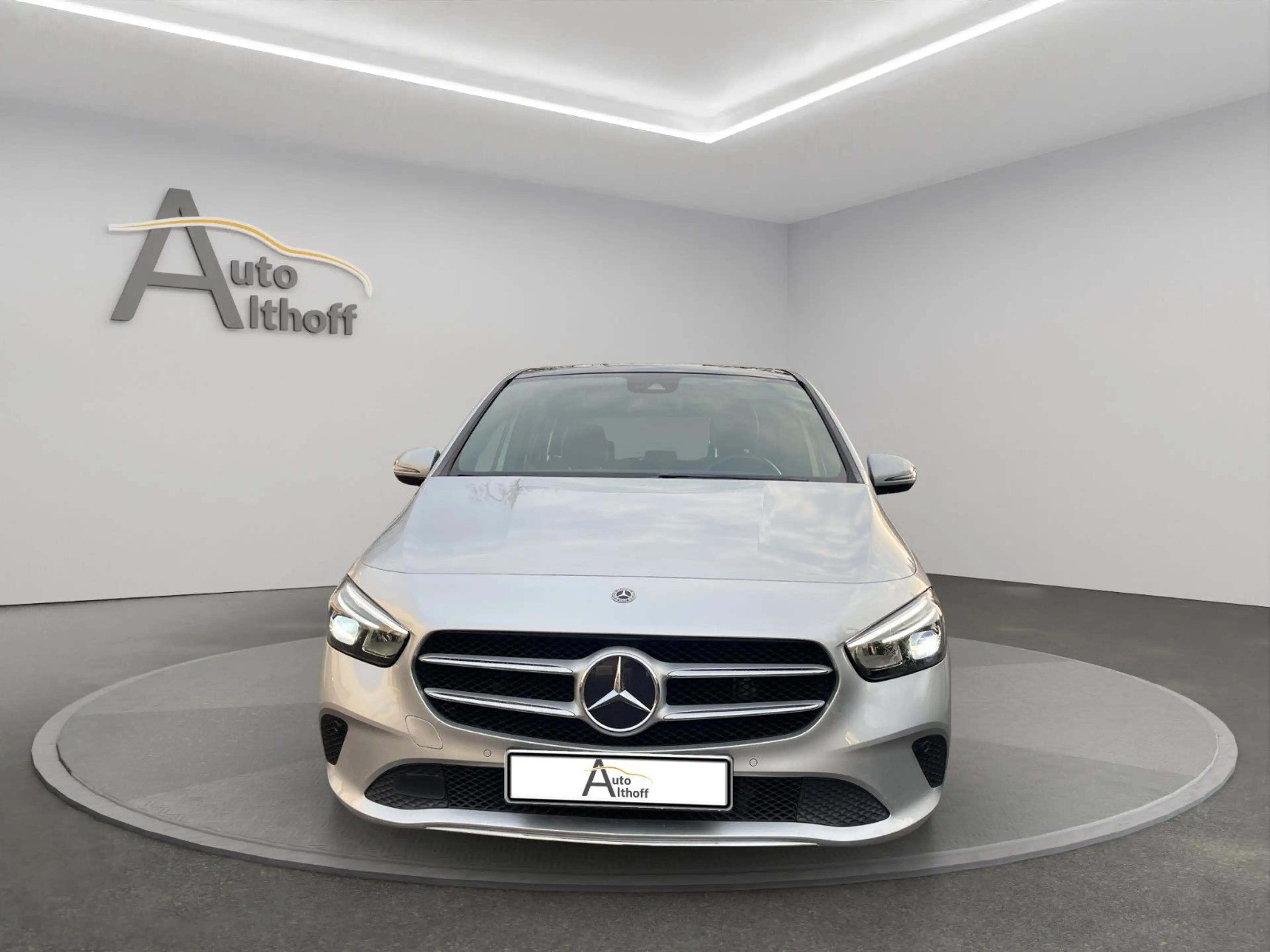 Mercedes-Benz B 220 Progressive 4Matic KAM SHZ PDC PANO — photo 2