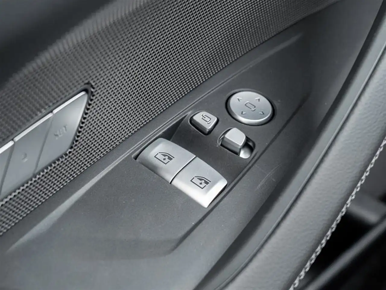 BMW 4 Series снимка BMW 4 Series