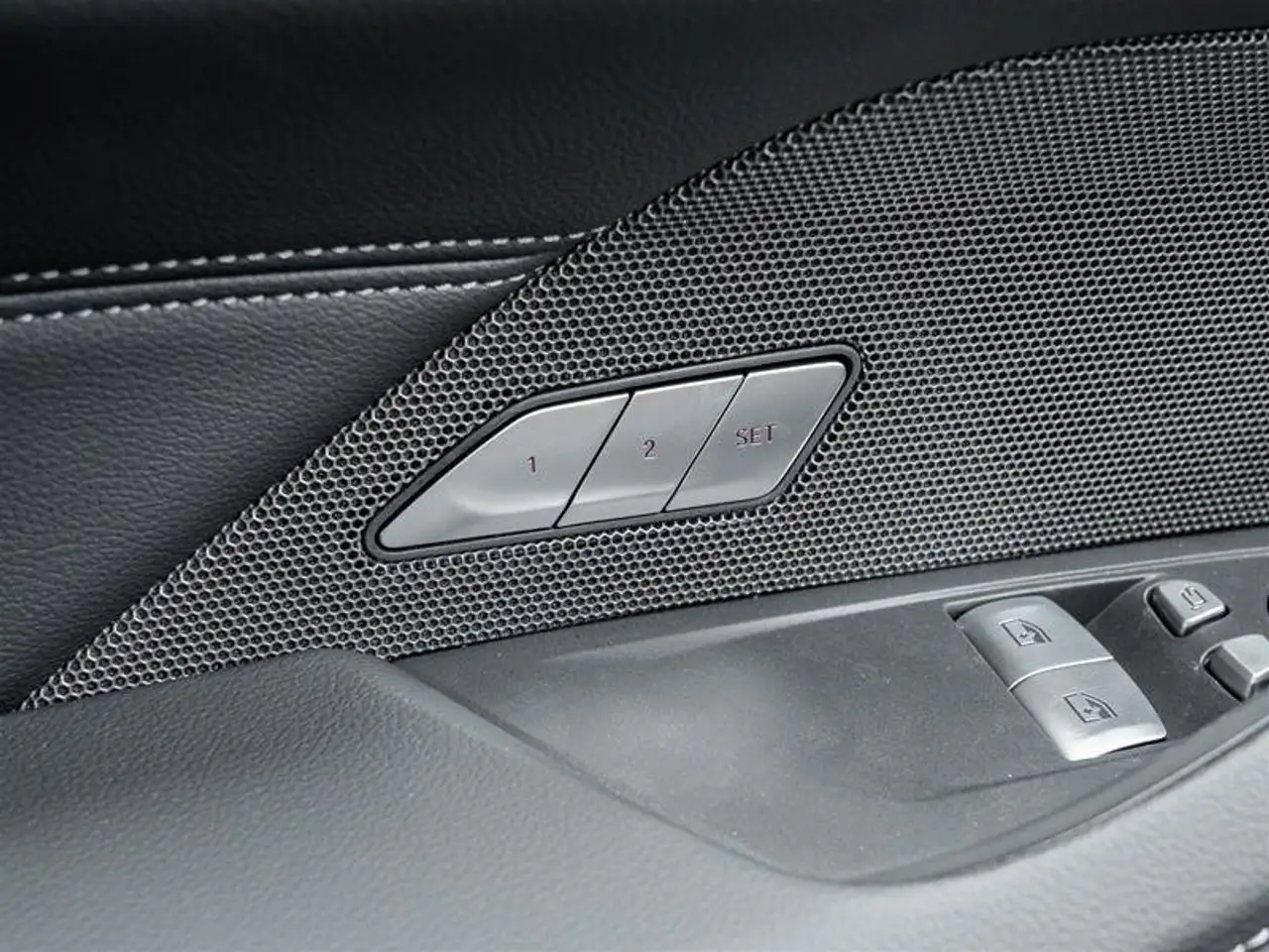 BMW 4 Series снимка BMW 4 Series