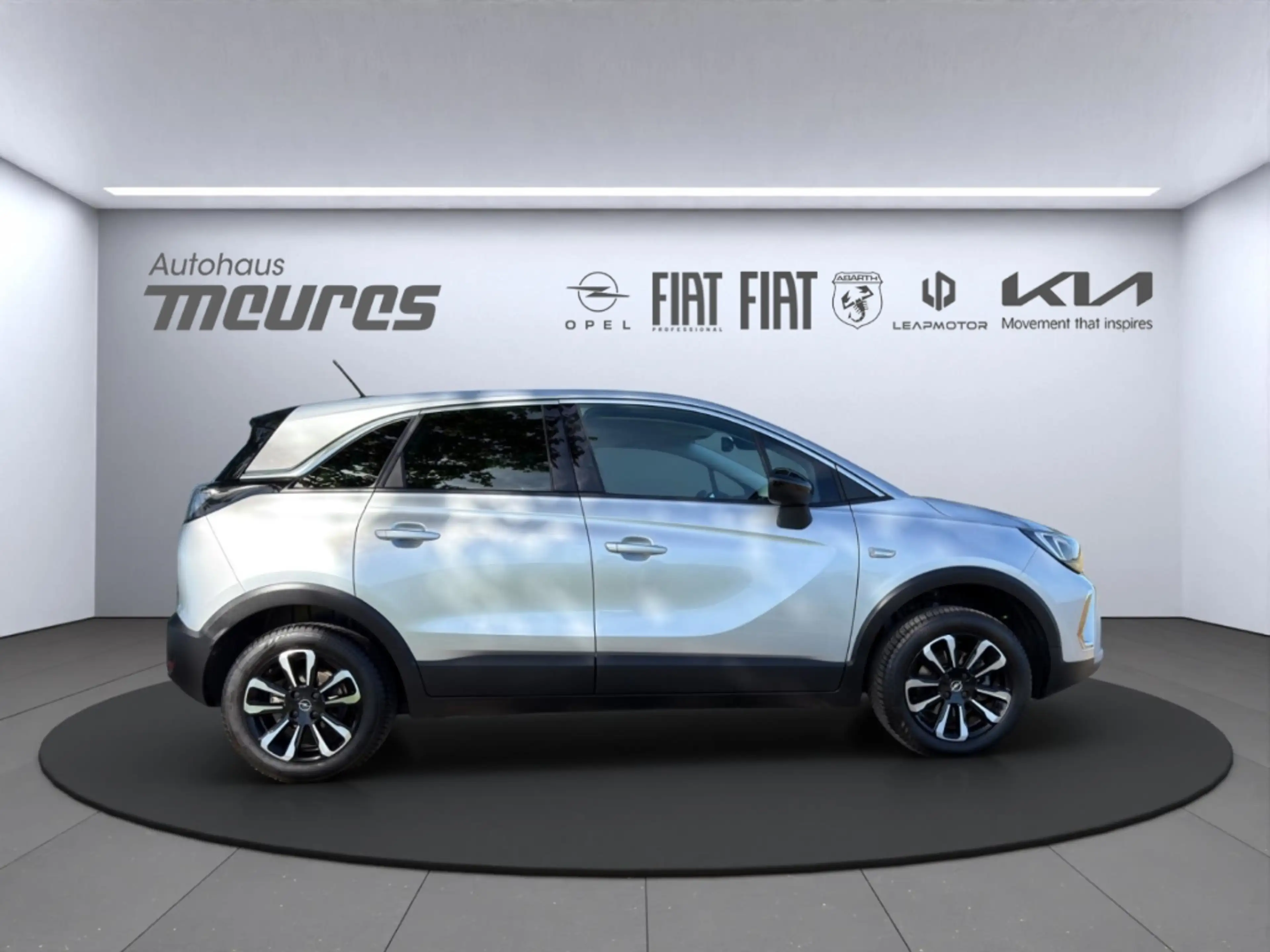 Opel Crossland Elegance Paket ATG Navi Allwetterreifen Klimaautom — photo 5