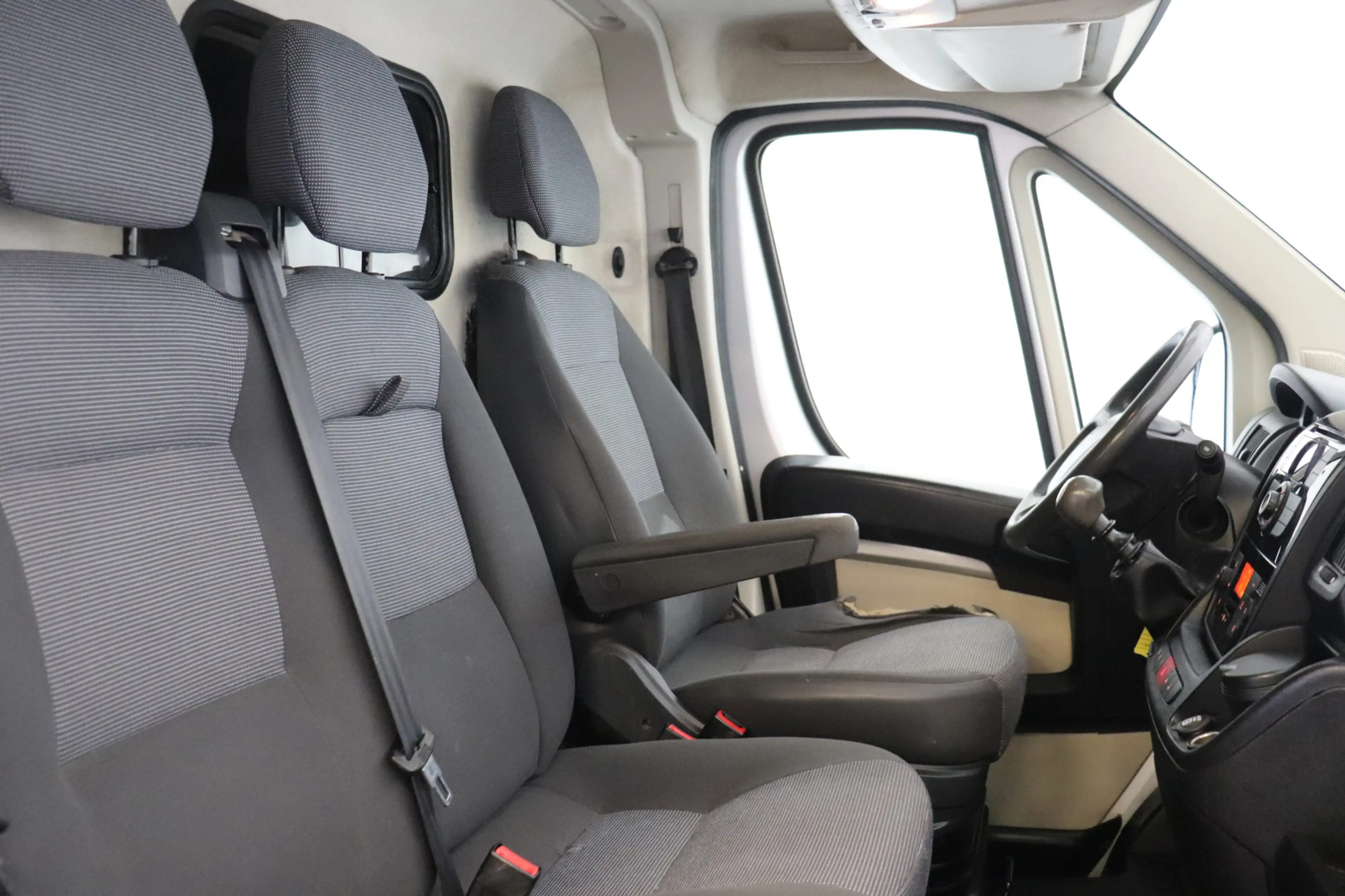 Peugeot Boxer 3.0 HDI 177PK L2H1 - Clima - Imperiaal - PDC - €5. — photo 3