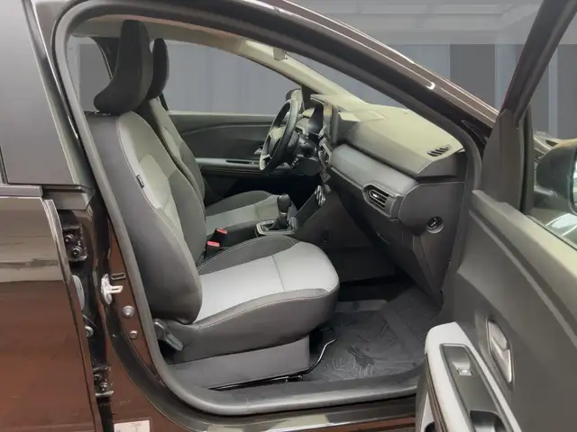 Dacia Sandero view 8