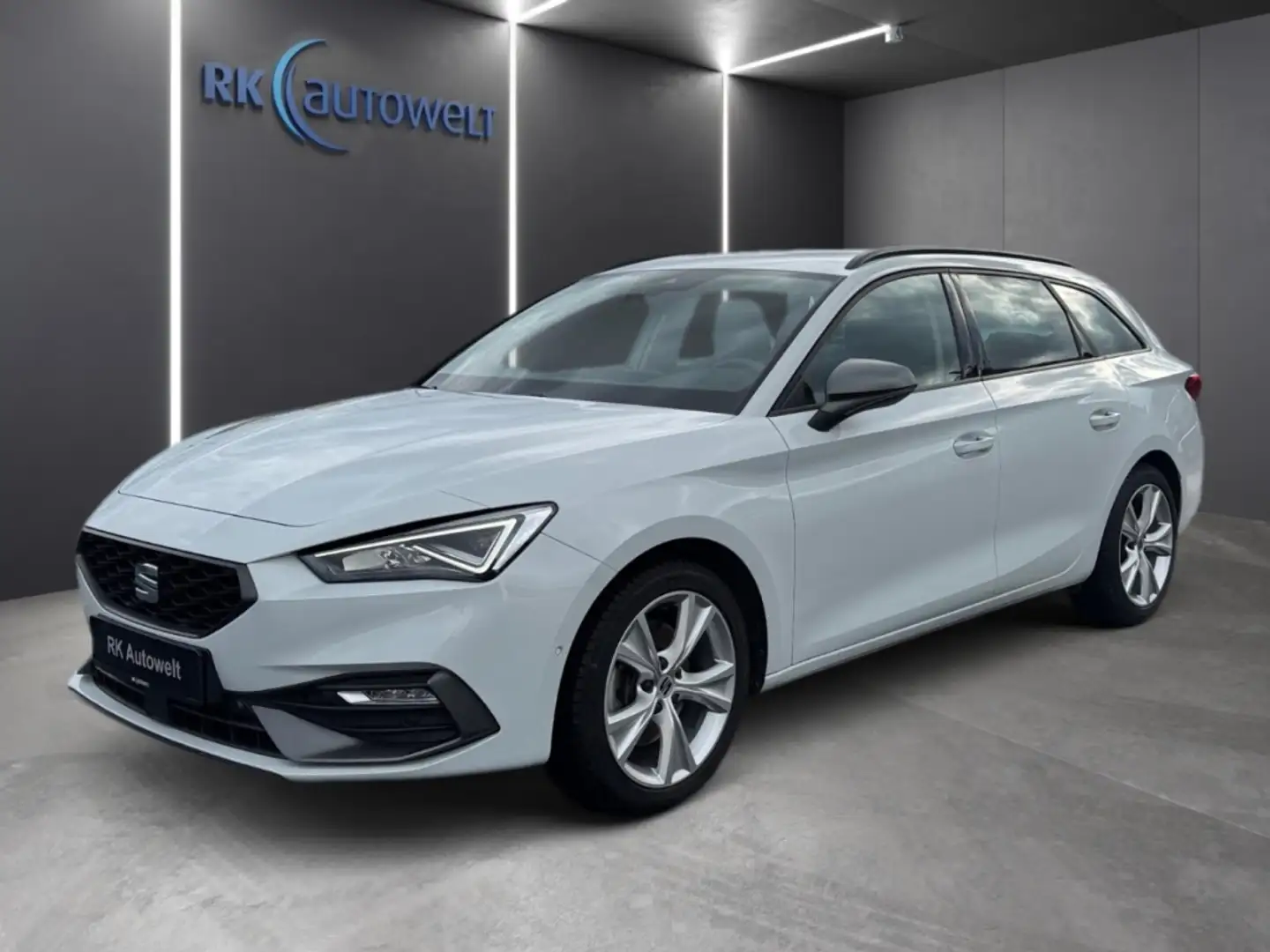 SEAT Leon Sportstourer FR 4Drive 2.0 TDI LED Navi ACC Kamera Weiß - 1