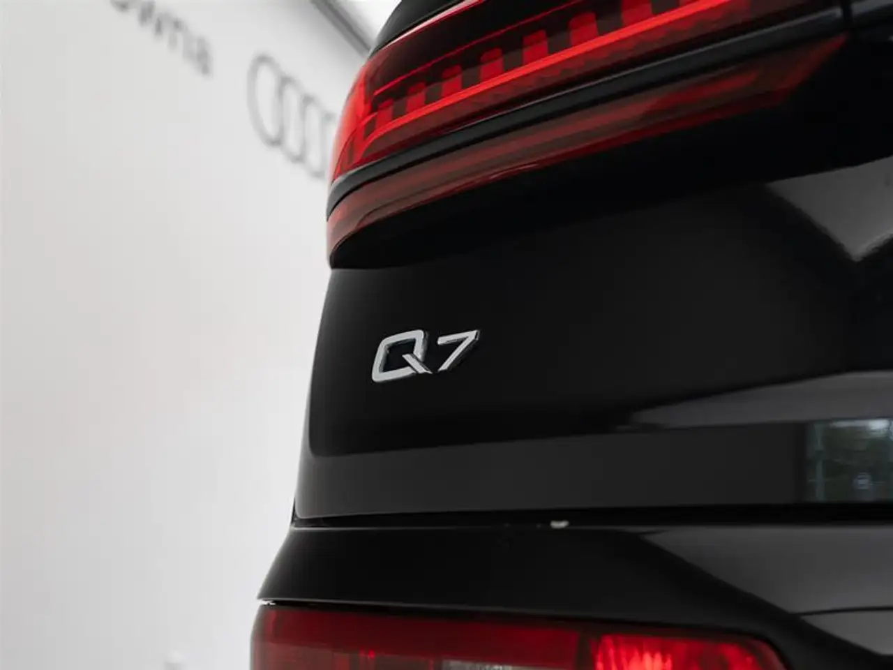 Audi Q7 photo Audi Q7
