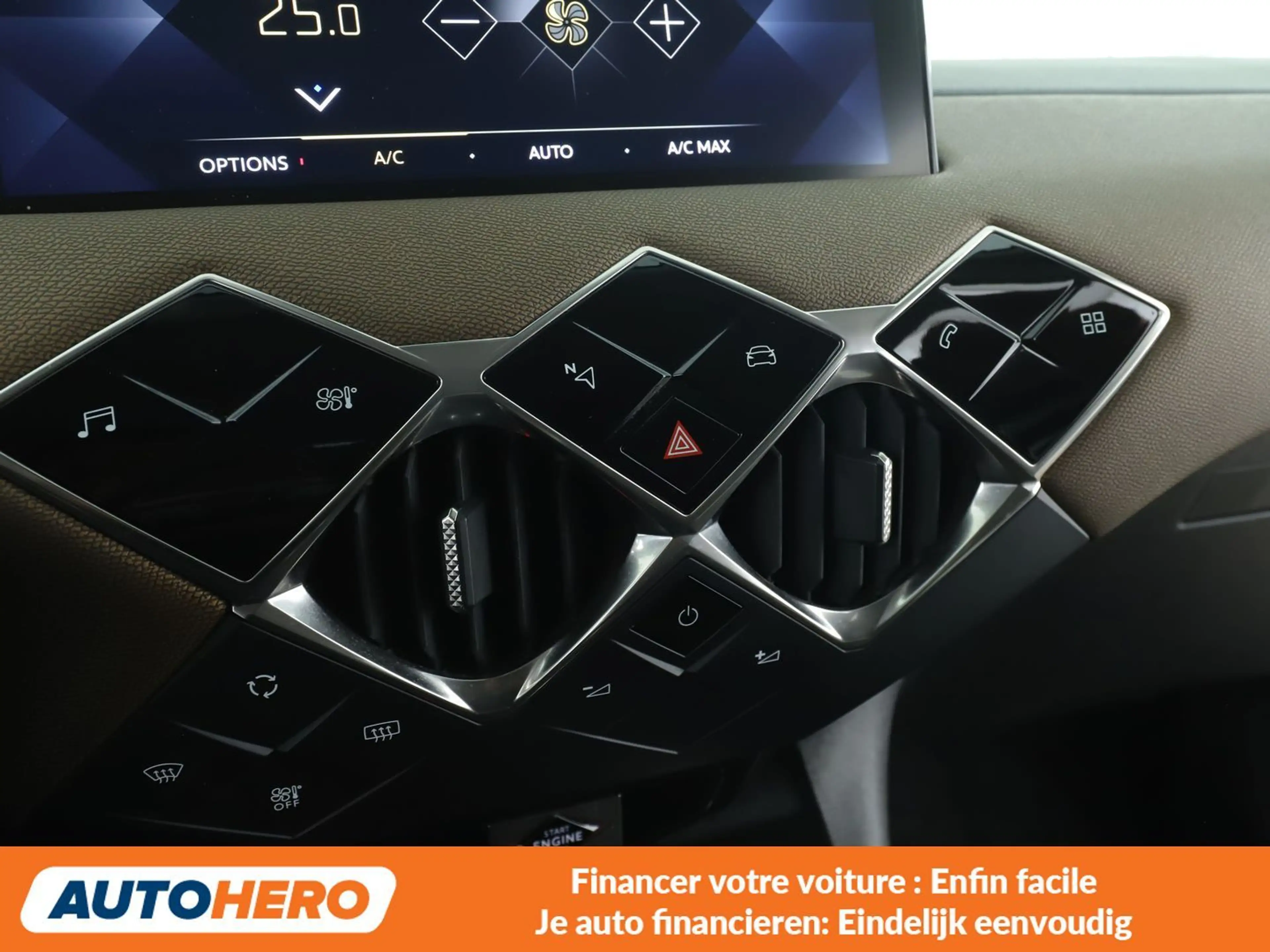 DS Automobiles DS 3 Crossback 1.5 Blue-HDi So Chic — photo 15