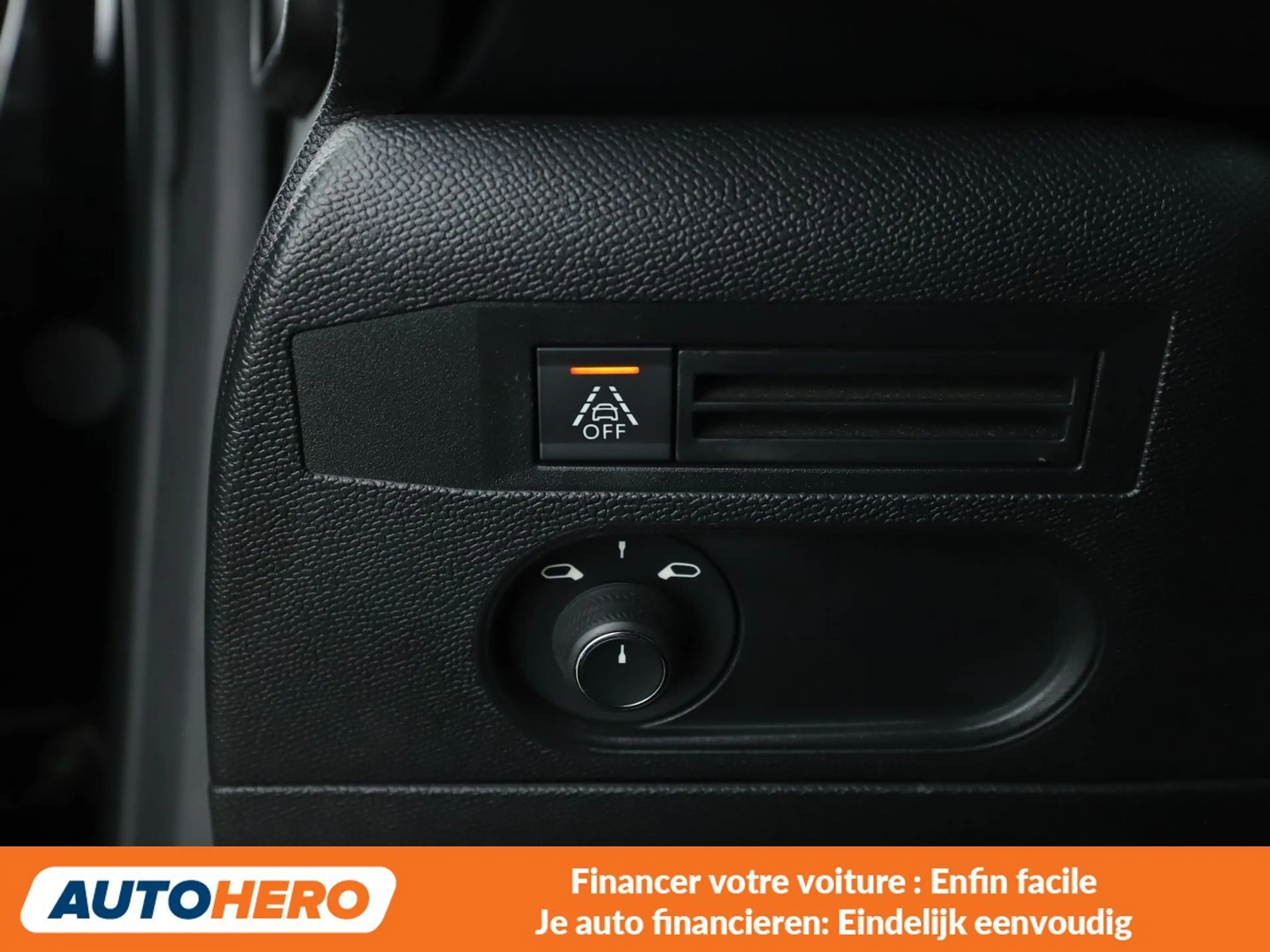 DS Automobiles DS 3 Crossback 1.5 Blue-HDi So Chic — photo 14