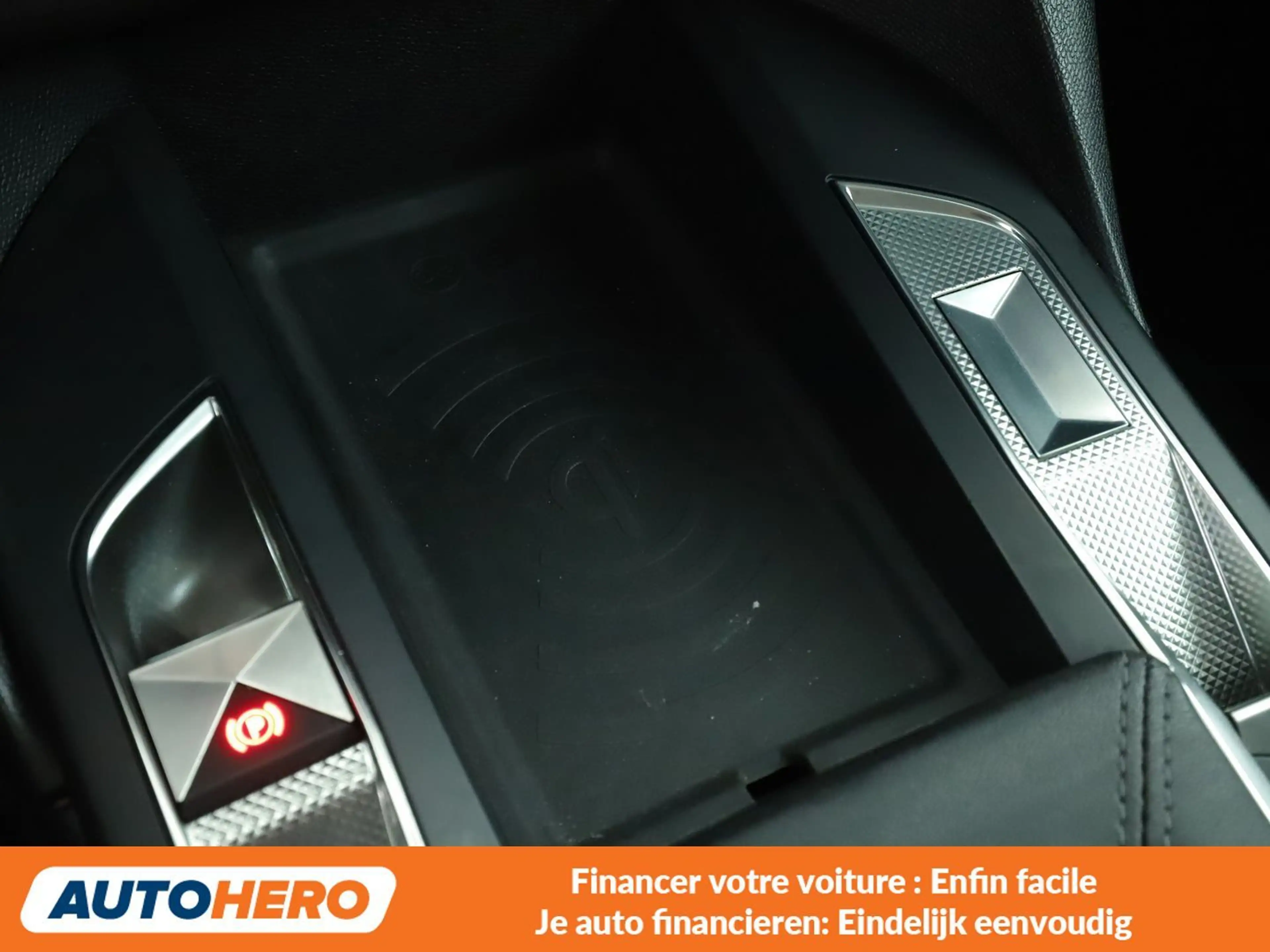 DS Automobiles DS 3 Crossback 1.5 Blue-HDi So Chic — photo 13