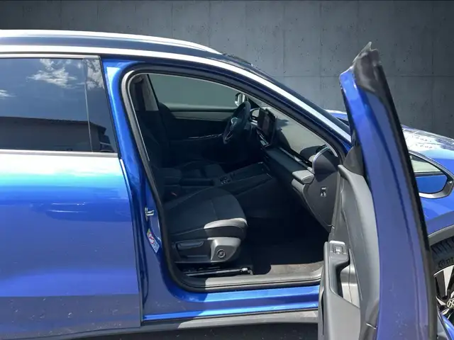 Volkswagen T-Roc view 15