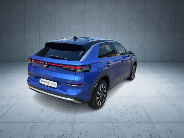 Volkswagen T-Roc view 14