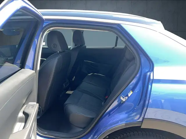 Volkswagen T-Roc view 12