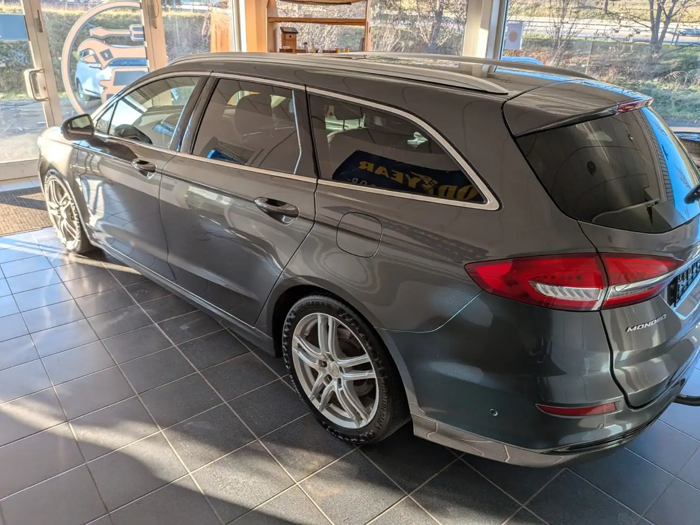 Ford Mondeo Turnier Titanium Grau - 2