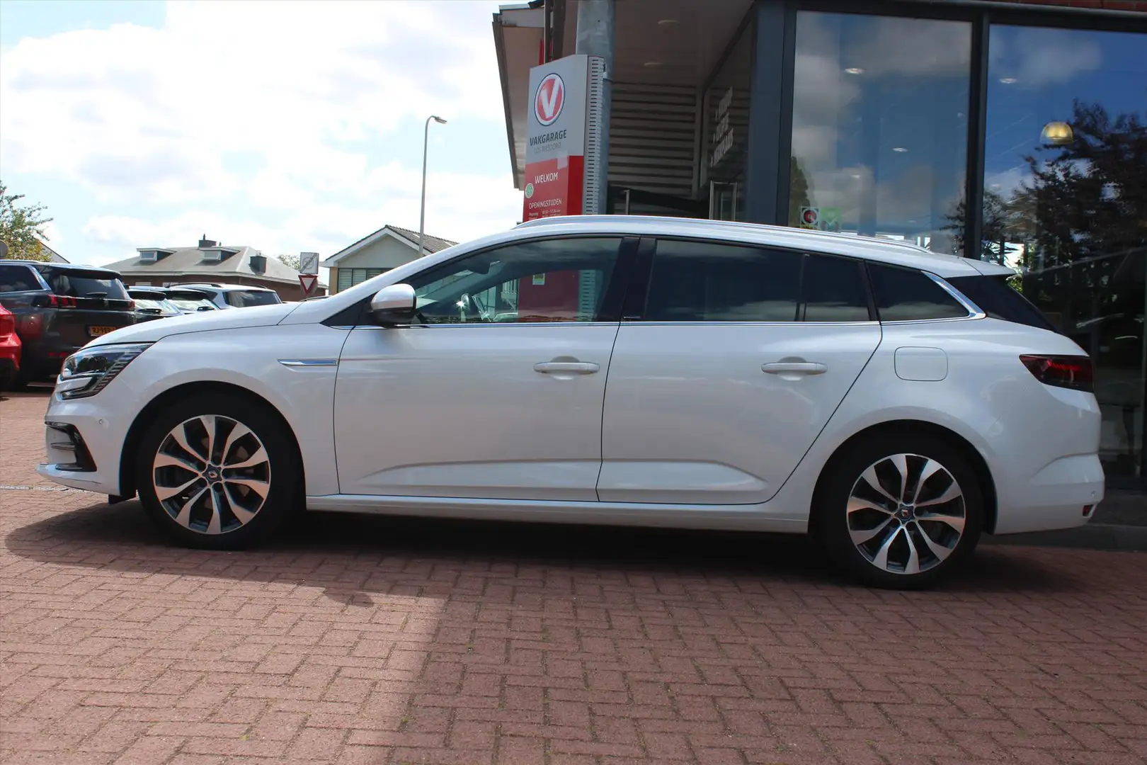 Renault Megane Estate 1.6 PHEV *One* | Trekhaak | Carplay | Stoel Wit - 2