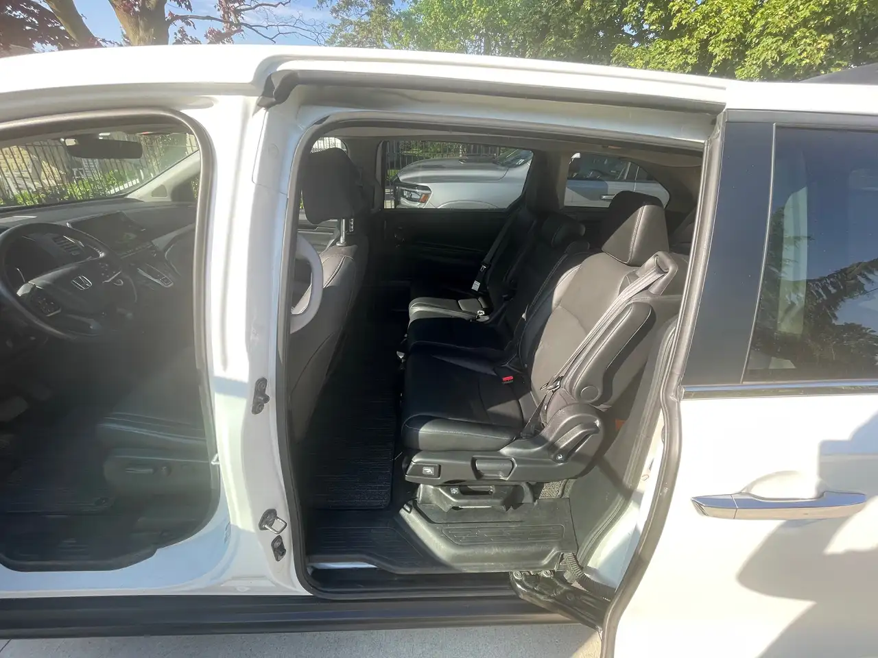 Honda Odyssey снимка Honda Odyssey