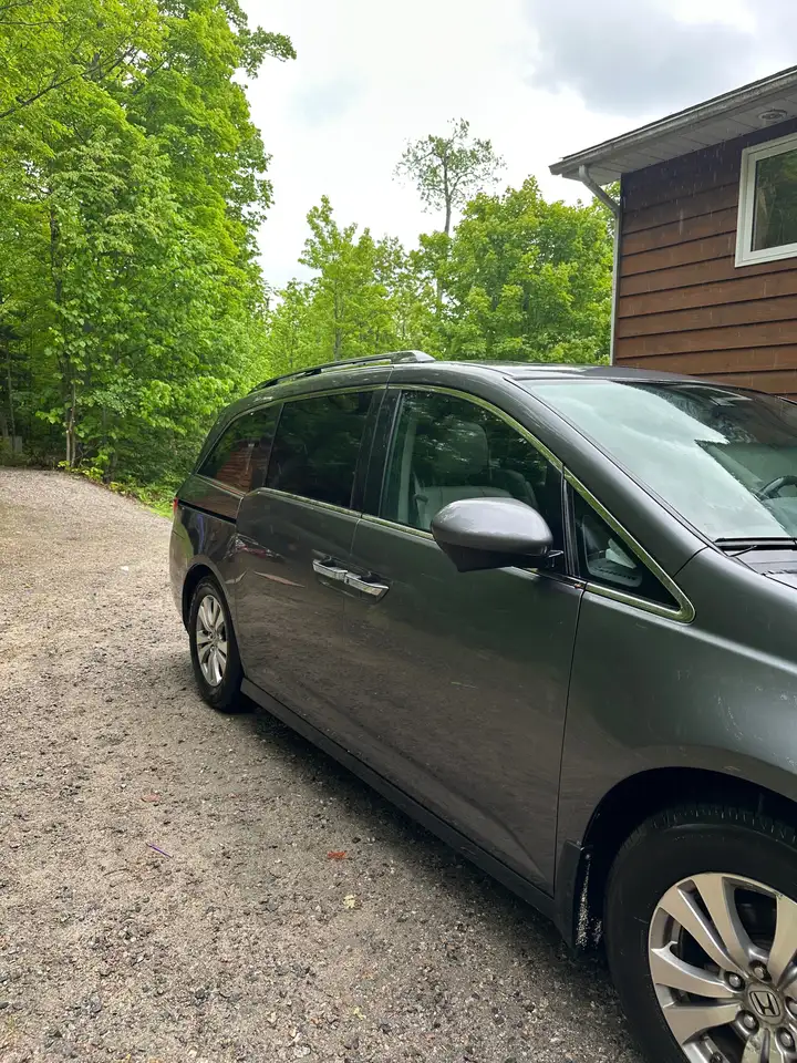 Honda Odyssey снимка Honda Odyssey