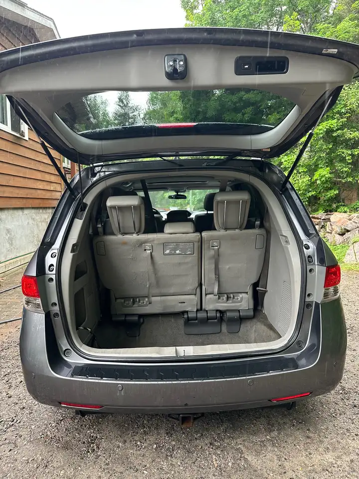 Honda Odyssey снимка Honda Odyssey