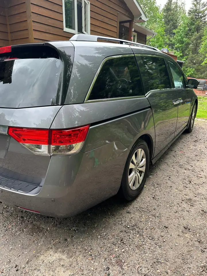 Honda Odyssey снимка Honda Odyssey