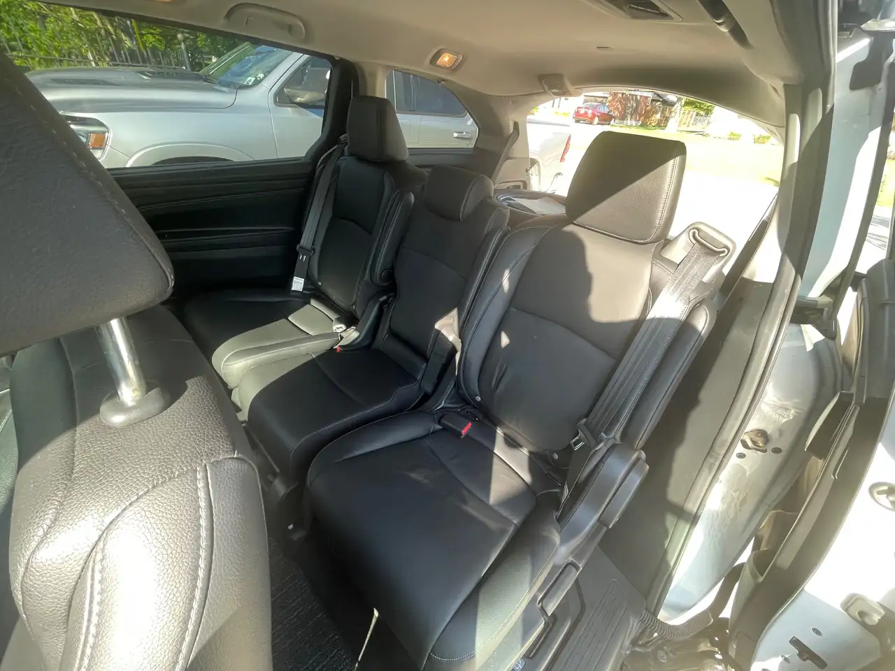 Honda Odyssey снимка Honda Odyssey