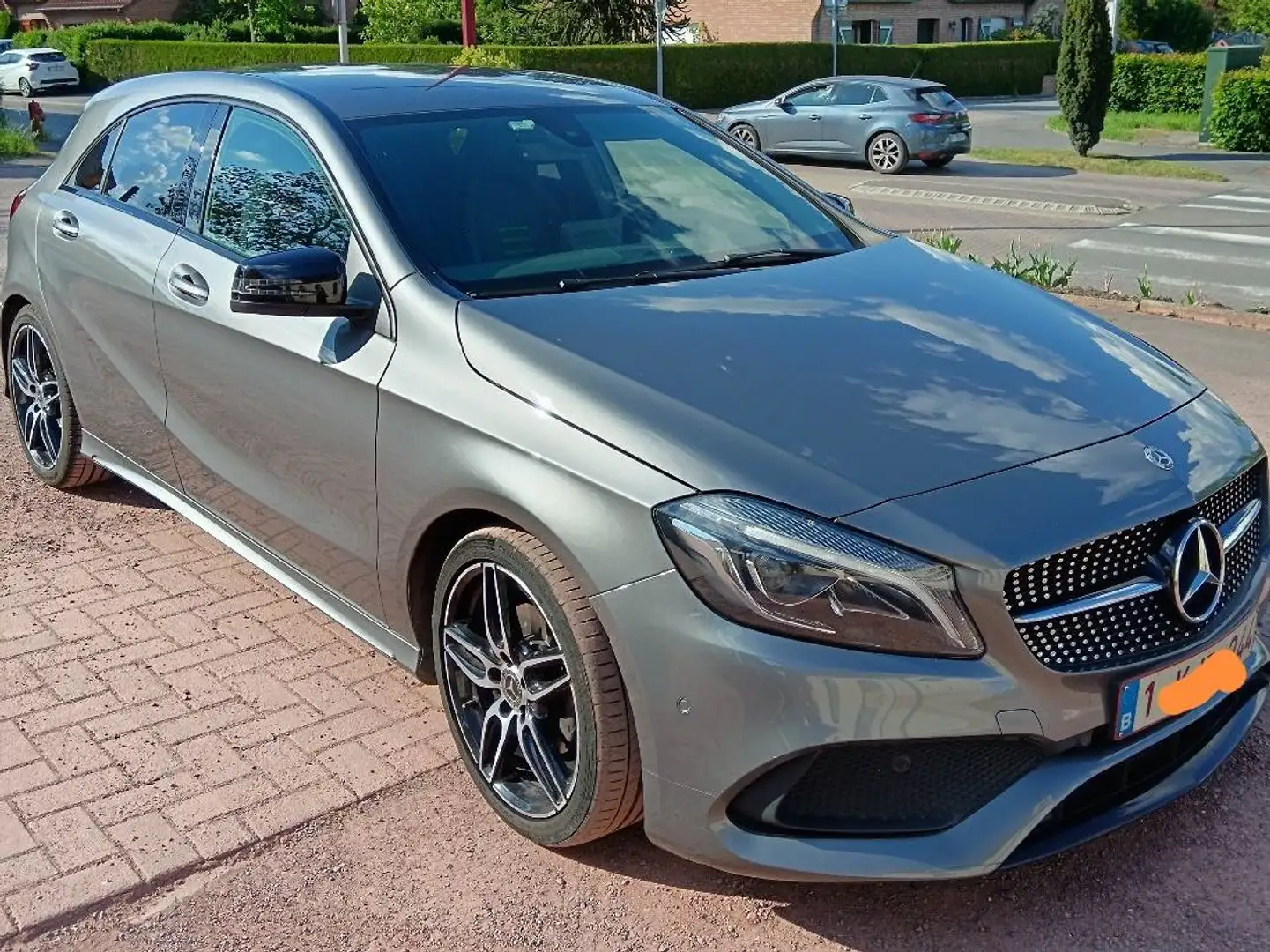 Mercedes-Benz A 180 FASCINATION Gris - 1