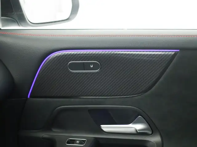 Mercedes-Benz GLB view 14