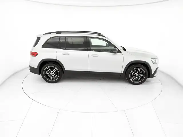 Mercedes-Benz GLB view 5
