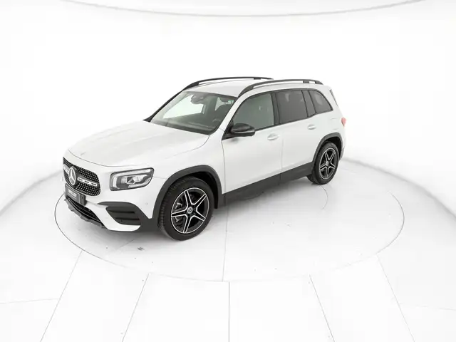 Mercedes-Benz GLB view 2