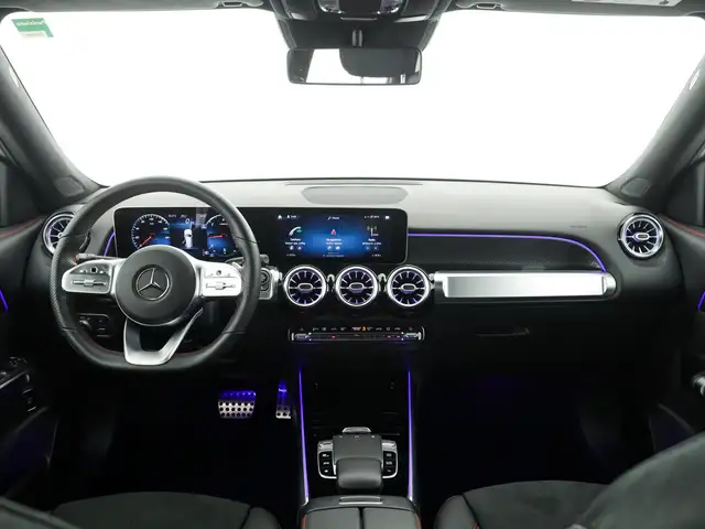 Mercedes-Benz GLB view 9