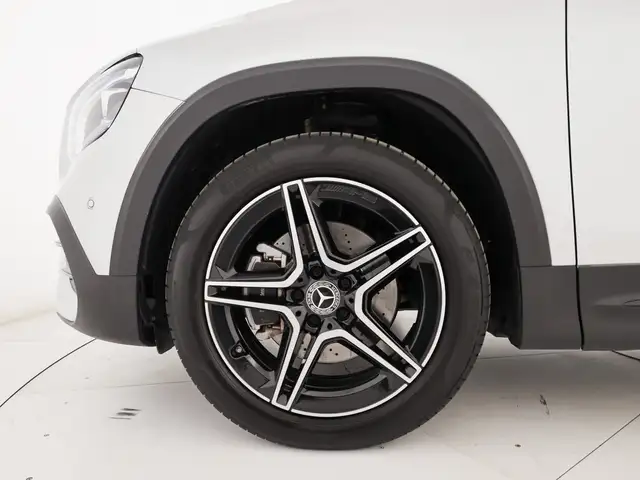 Mercedes-Benz GLB view 7