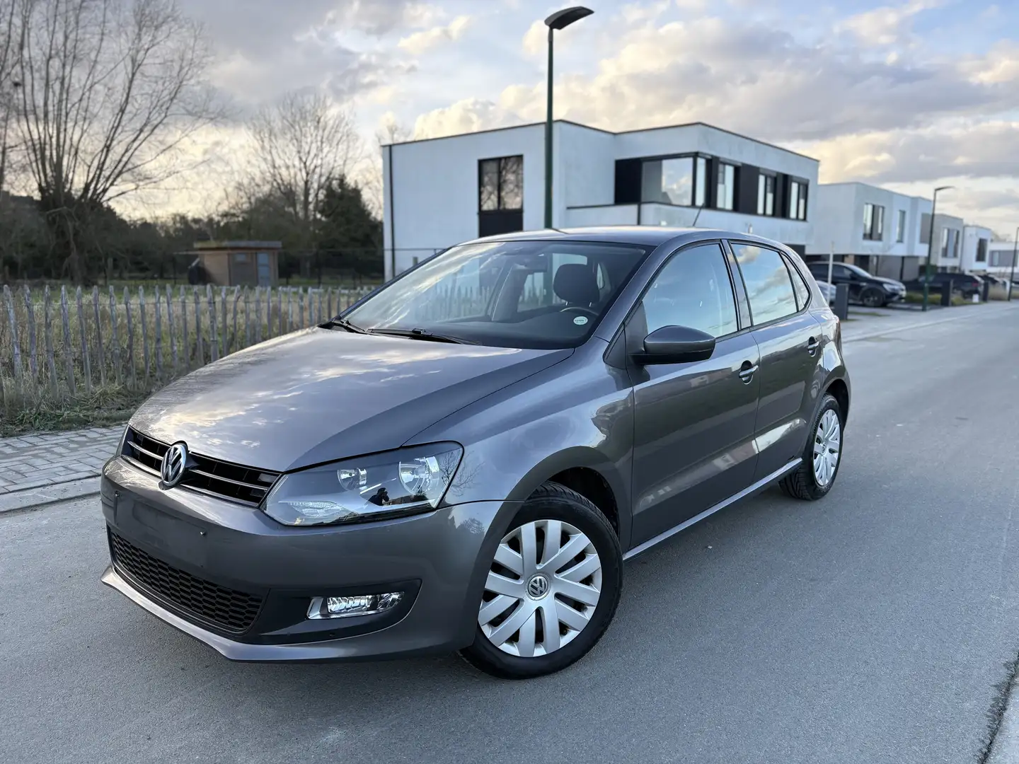 Volkswagen Polo Polo 1.2i Highline#980000km#digital airco#radio#✅✅ Gris - 1