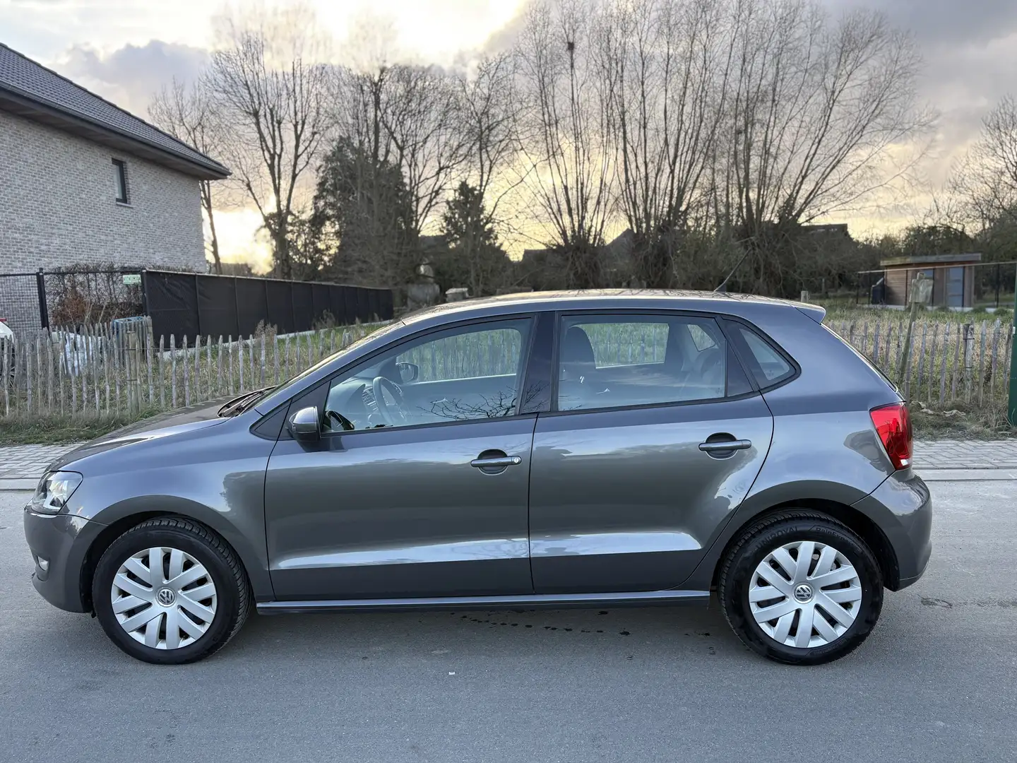 Volkswagen Polo Polo 1.2i Highline#980000km#digital airco#radio#✅✅ Gris - 2