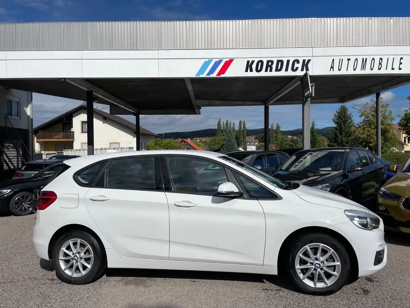 BMW 218 218iA ACTIVE TOURER F45/KLIMA/NAVI/PDC Weiß - 1
