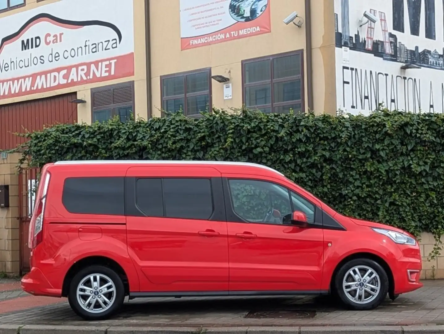 Ford Tourneo Connect Grand 1.5TDCi Auto-S&S Titanium 120 Rojo - 2