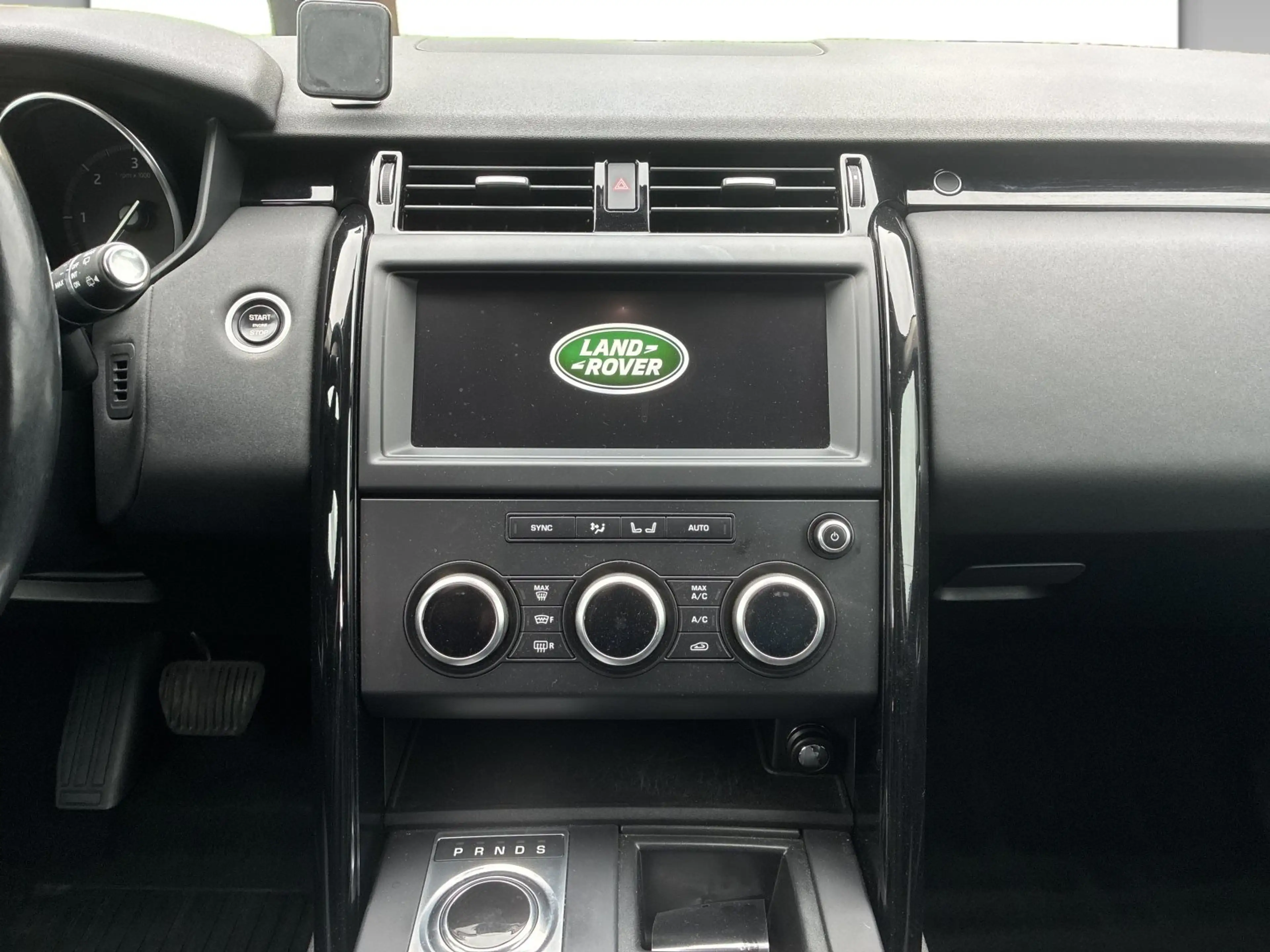 Land Rover Discovery Discovery 5 Diesel Allrad 2.0 SD4 — photo 7