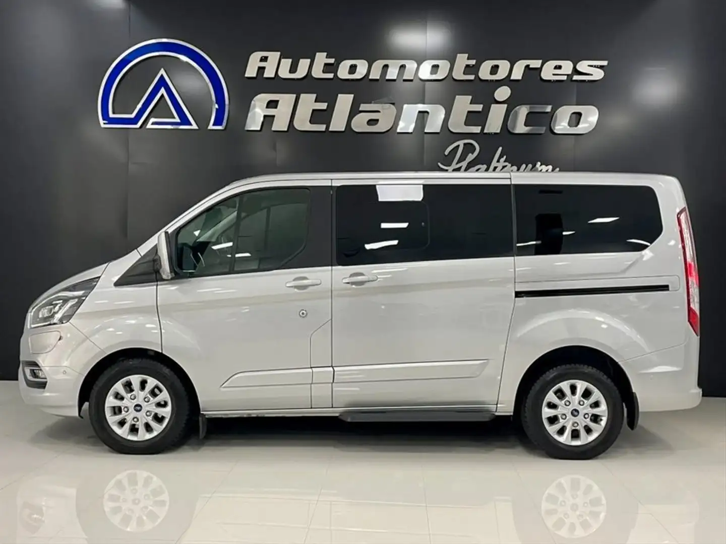 Ford Tourneo Custom 1.0 ECO 93kW Plugin L1 Titanium Auto Gris - 2