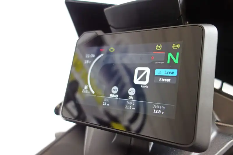 KTM 890 SMT - foto 6