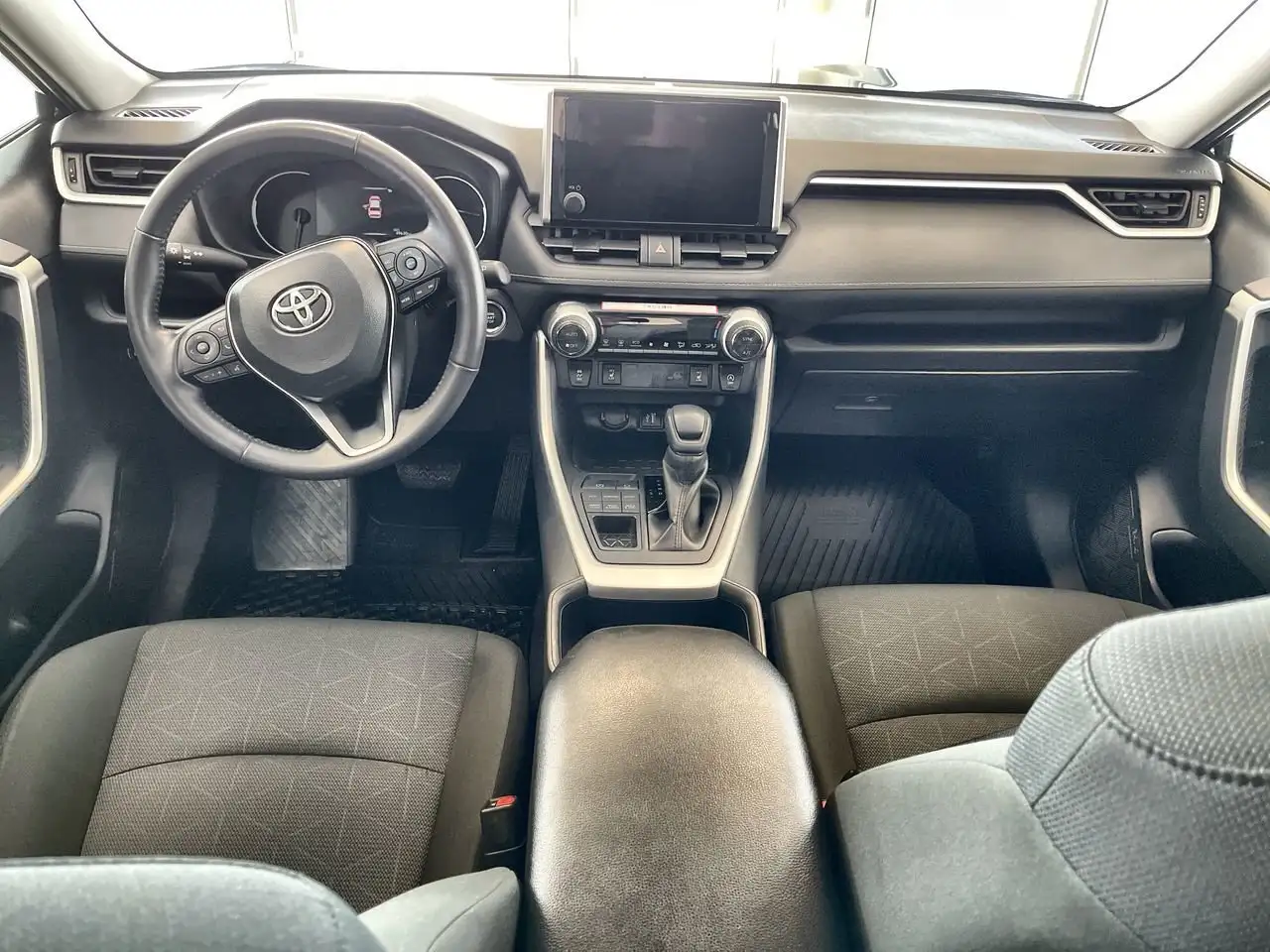 Toyota RAV 4 снимка Toyota RAV 4