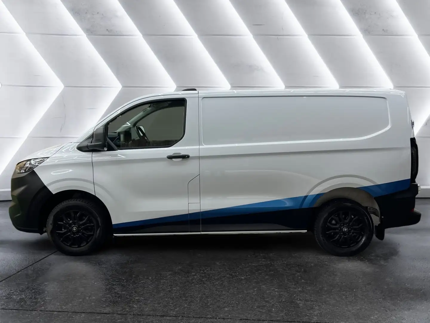 Ford Transit Custom **Sport-Edition** Alufelgen Weiß - 2