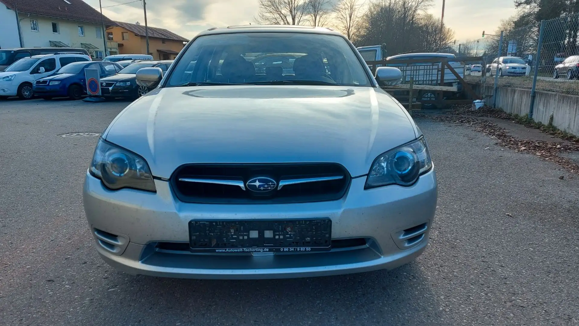 Subaru Legacy Kombi 2.0i Benzin 4x4 4wd Panorama Oro - 2