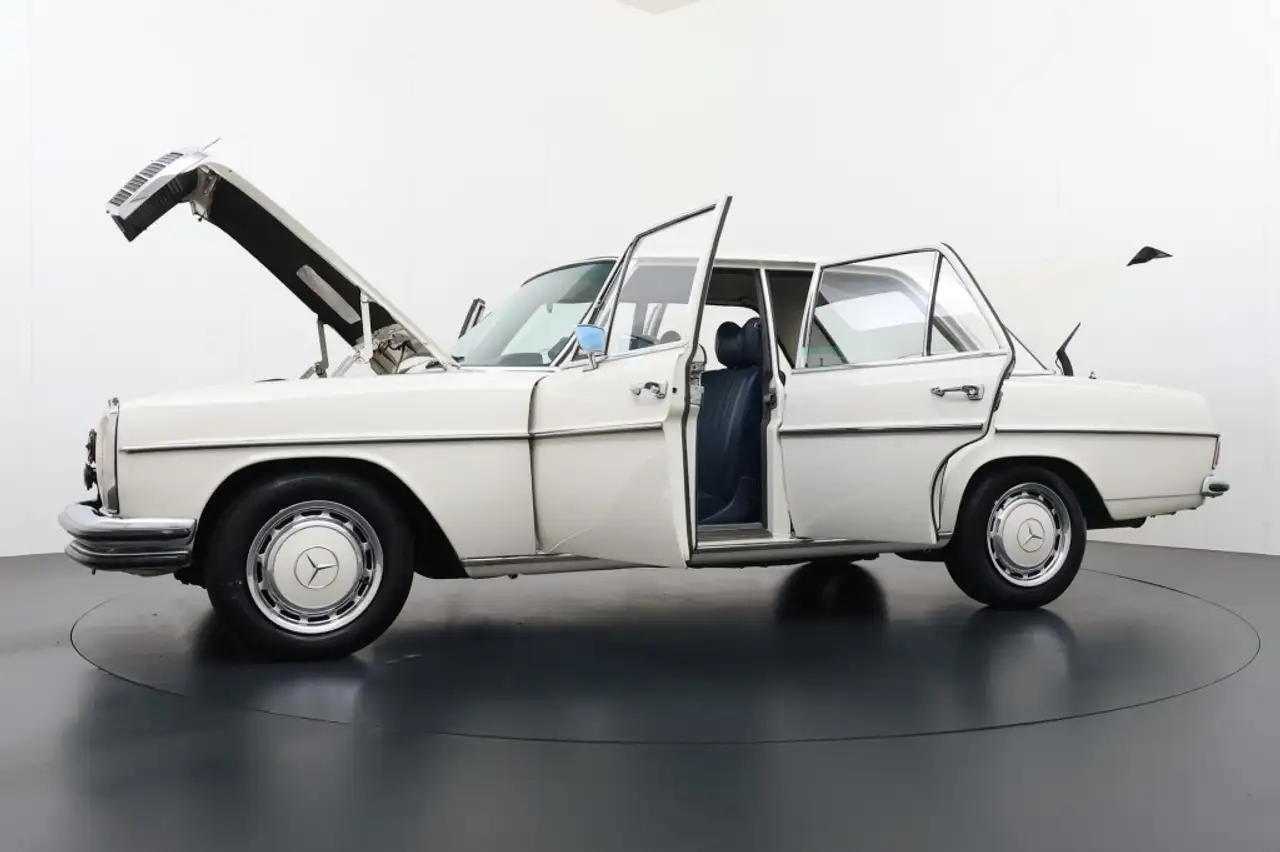 Mercedes-Benz 220 W114 -W115 250 6-Cilinder Schakelbak LPG Oldtimer!, foto 11