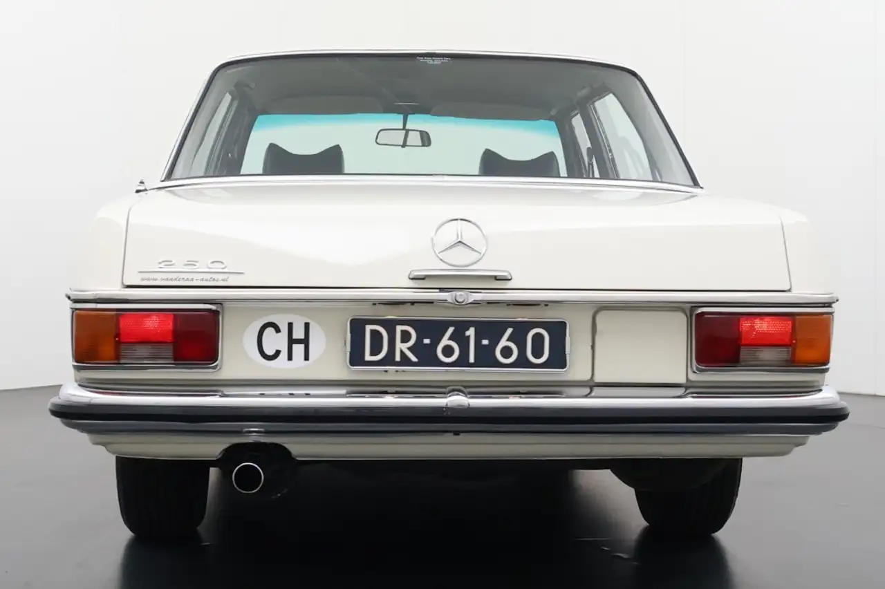 Mercedes-Benz 220 W114 -W115 250 6-Cilinder Schakelbak LPG Oldtimer!, foto 4