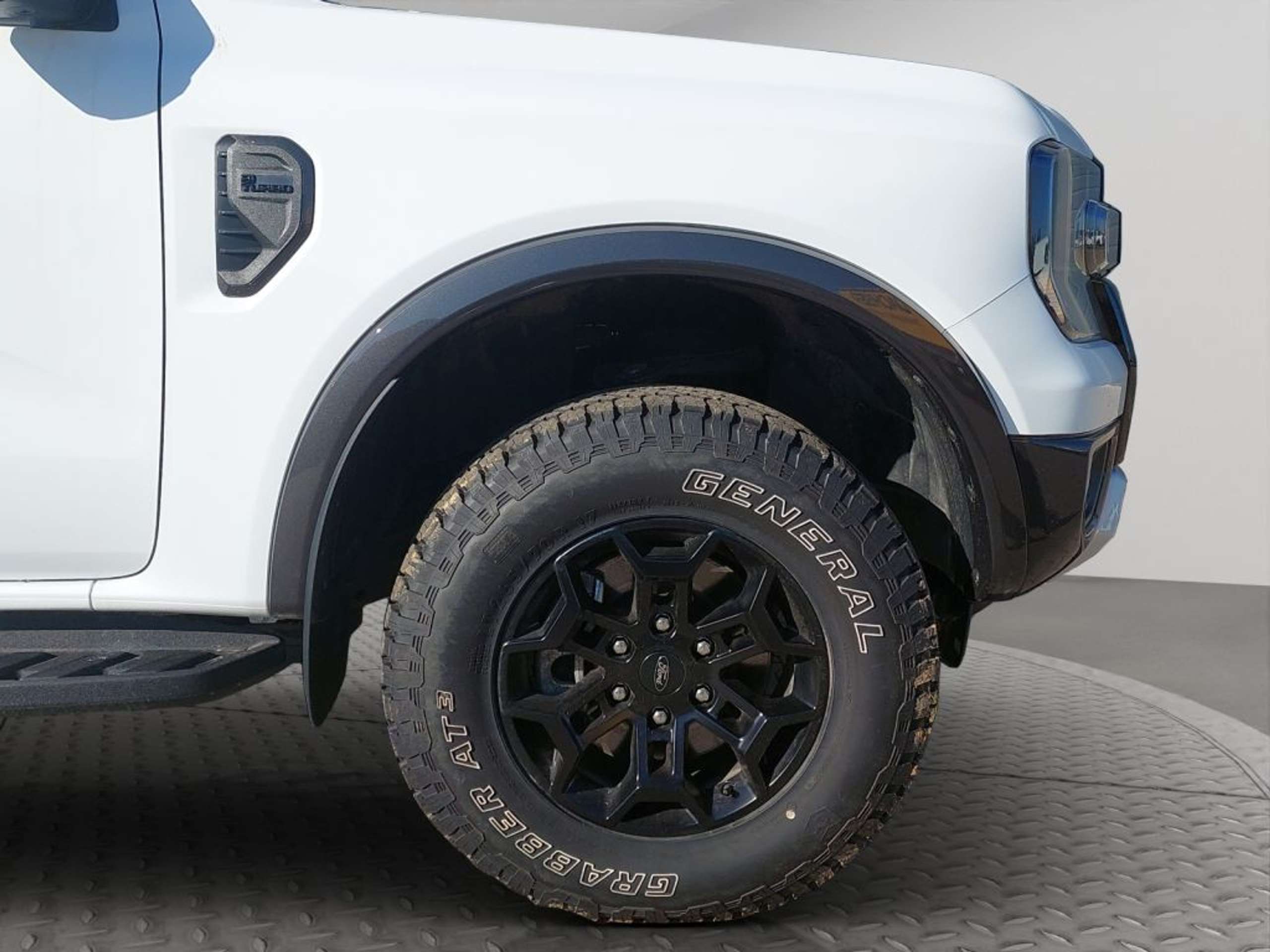 Fahrzeugabbildung Ford Ranger 2,0 l EcoBlue Doppelkabine Tremor *Winter*AHK*ATM - mit KI generiert/bearbeitet